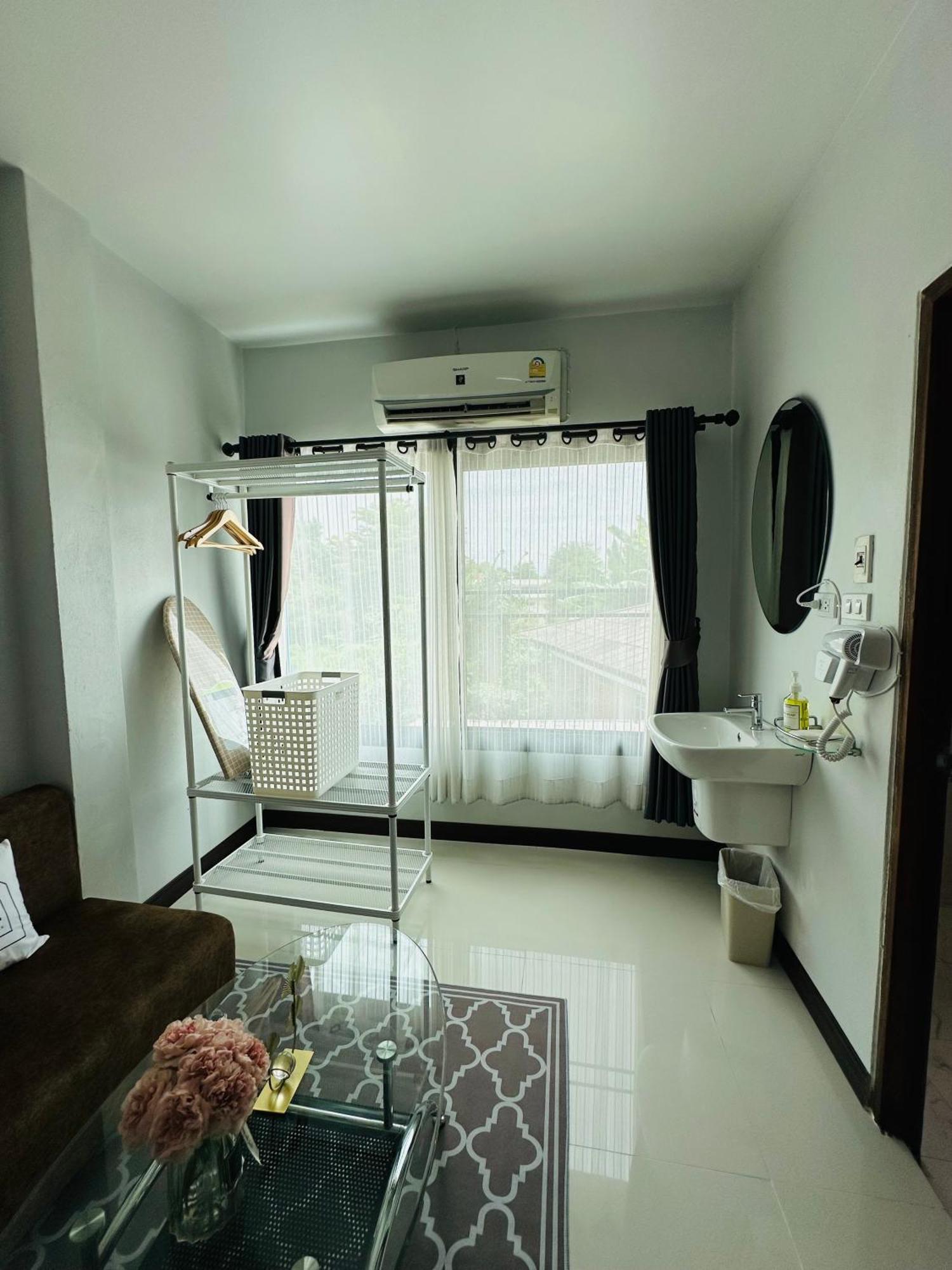 Service Apartment Lampang Room202 ใจกลางเมืองใกล้กาดกองต้า Exterior foto